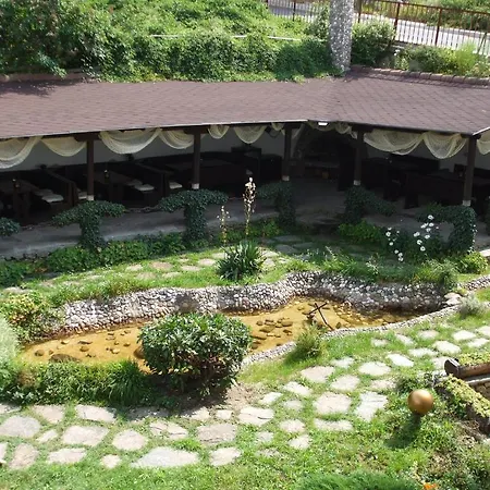 立本达尔旅馆